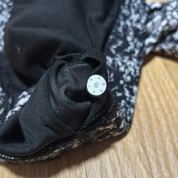 Lululemon Energy Bra Iced Wave White Black / Ice Breaker White Black - Picture 3 of 8